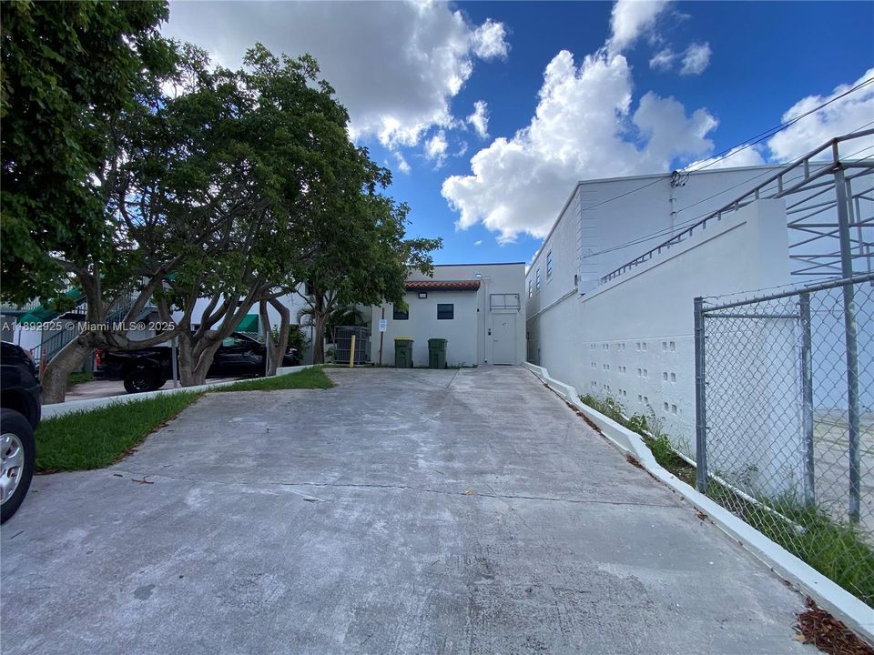 出租: $1,100 (0 贝兹, 0 浴室, 0 平方英尺)