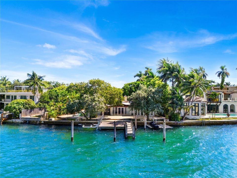 待售: $17,950,000 (0.30 acres)