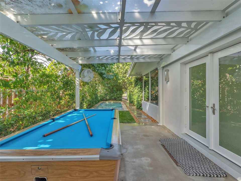 Recently Sold: $1,190,000 (4 beds, 3 baths, 1492 Square Feet)