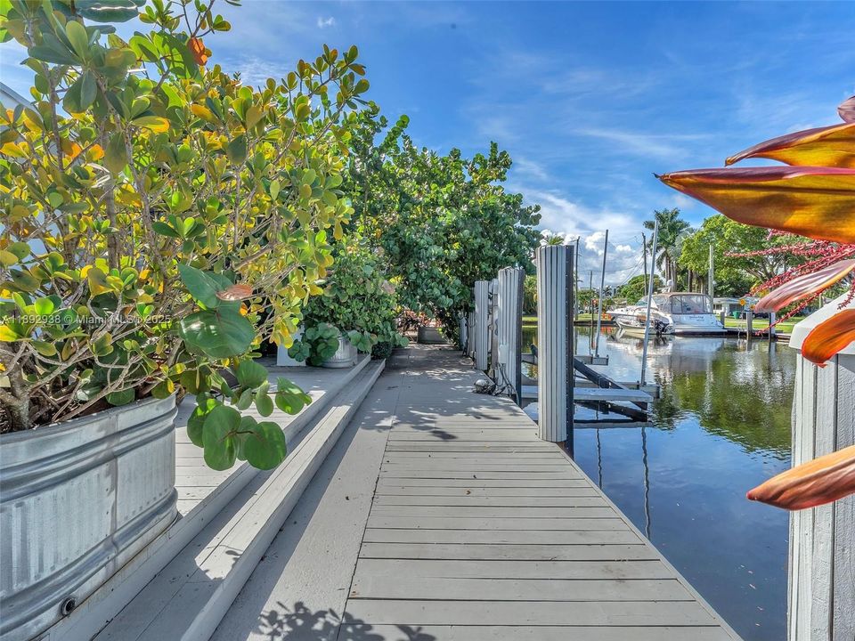 Recently Sold: $1,190,000 (4 beds, 3 baths, 1492 Square Feet)