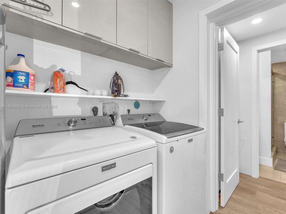 Recently Sold: $1,190,000 (4 beds, 3 baths, 1492 Square Feet)