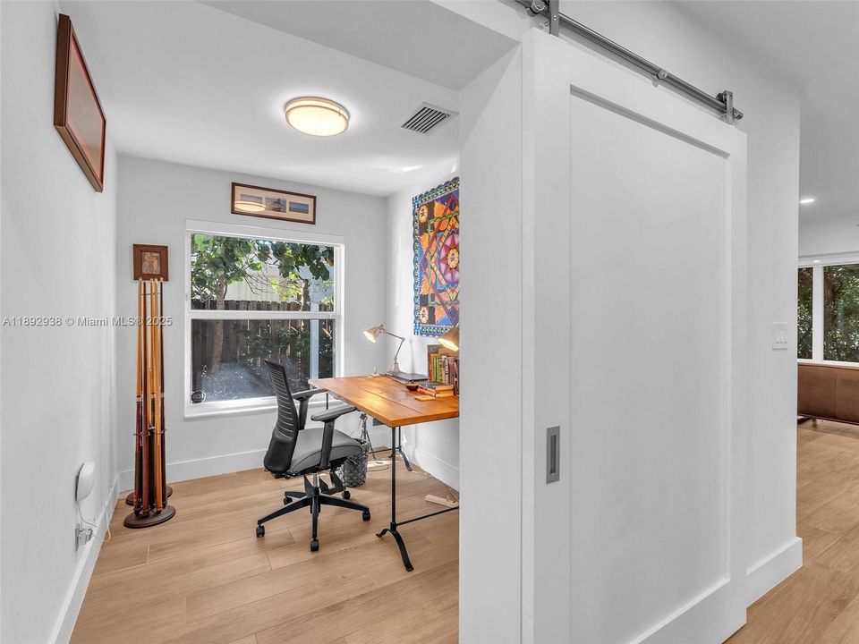 Recently Sold: $1,190,000 (4 beds, 3 baths, 1492 Square Feet)