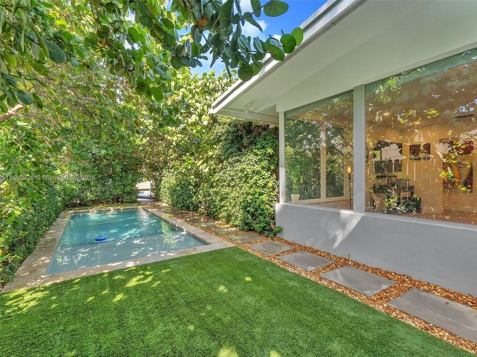 Recently Sold: $1,190,000 (4 beds, 3 baths, 1492 Square Feet)