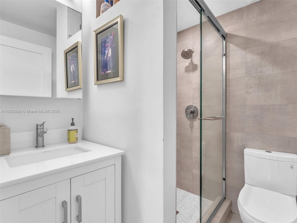 Recently Sold: $1,190,000 (4 beds, 3 baths, 1492 Square Feet)