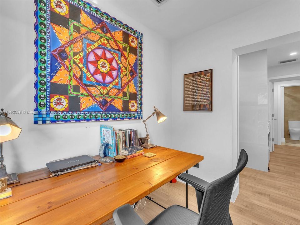 Recently Sold: $1,190,000 (4 beds, 3 baths, 1492 Square Feet)