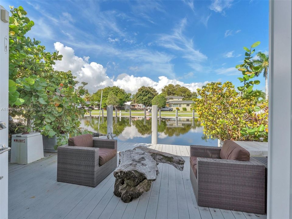 Recently Sold: $1,190,000 (4 beds, 3 baths, 1492 Square Feet)