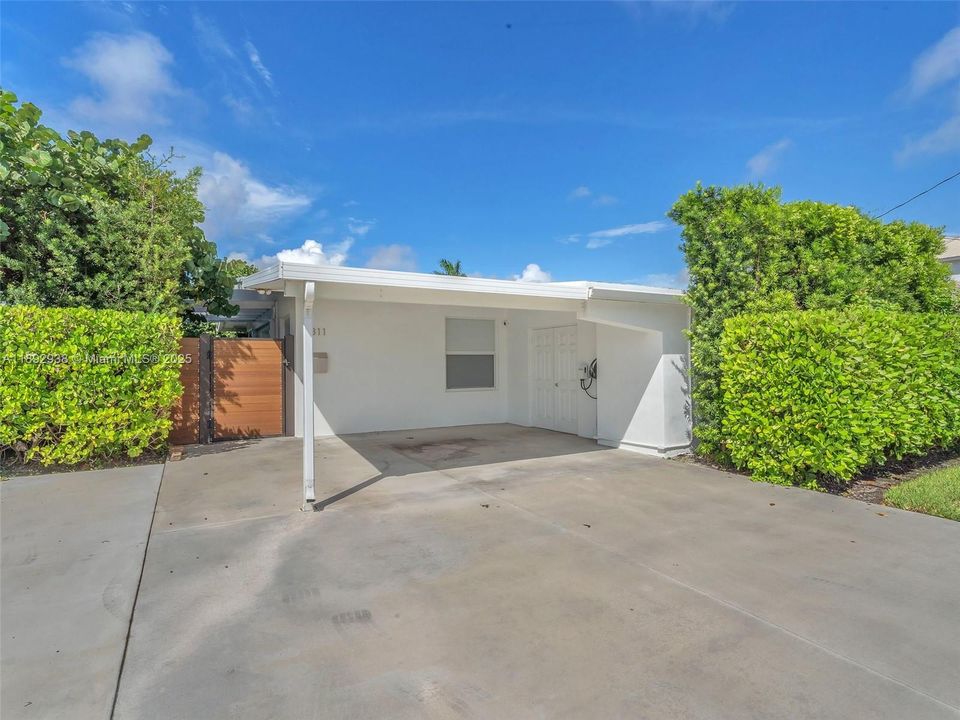 Recently Sold: $1,190,000 (4 beds, 3 baths, 1492 Square Feet)