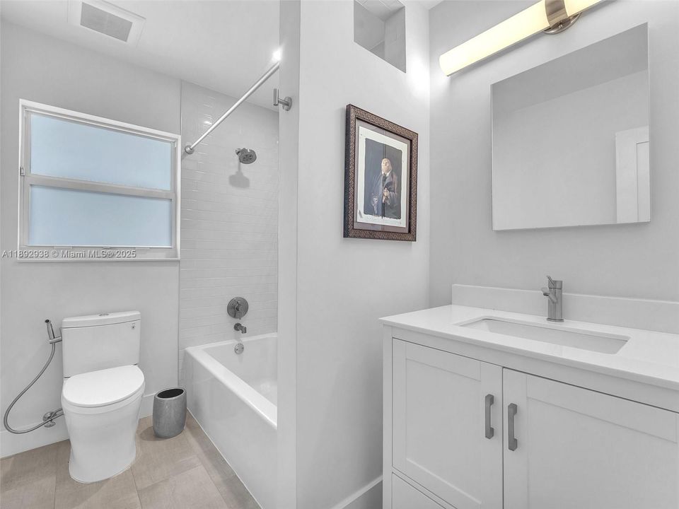 Recently Sold: $1,190,000 (4 beds, 3 baths, 1492 Square Feet)