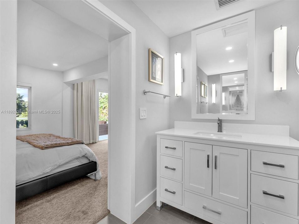 Recently Sold: $1,190,000 (4 beds, 3 baths, 1492 Square Feet)