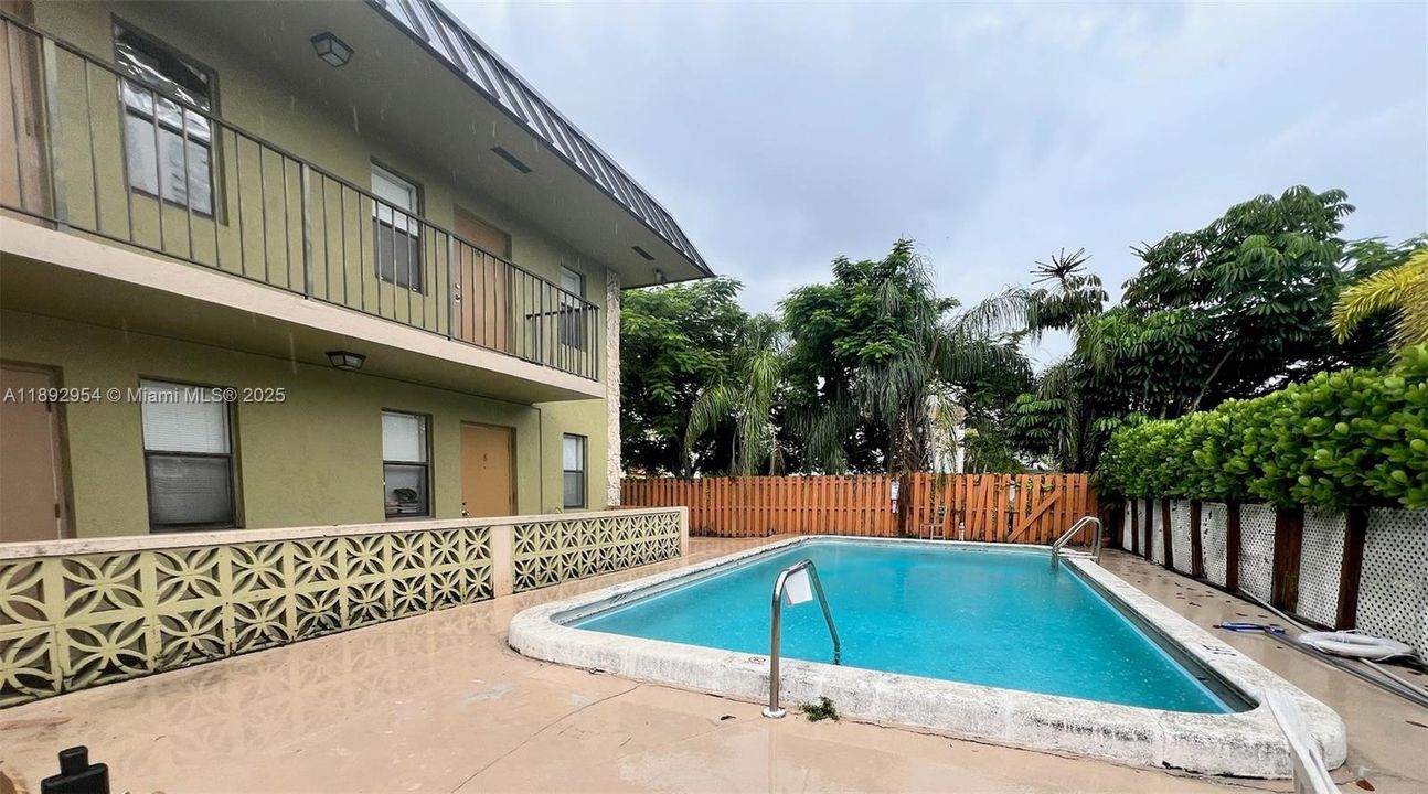 最近租的: $1,250 (0 贝兹, 1 浴室, 5935 平方英尺)