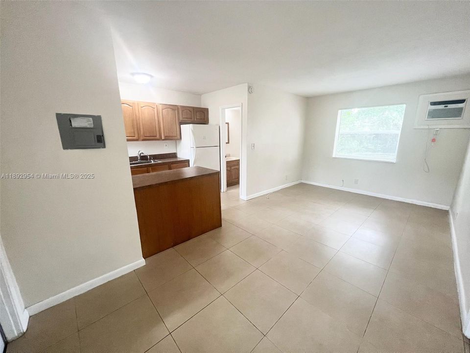 最近租的: $1,250 (0 贝兹, 1 浴室, 5935 平方英尺)