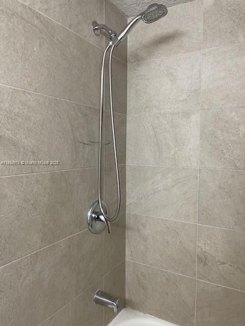 合同活跃: $1,400 (0 贝兹, 1 浴室, 385 平方英尺)