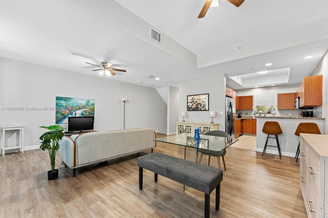 For Sale: $525,000 (3 beds, 3 baths, 1854 Square Feet)