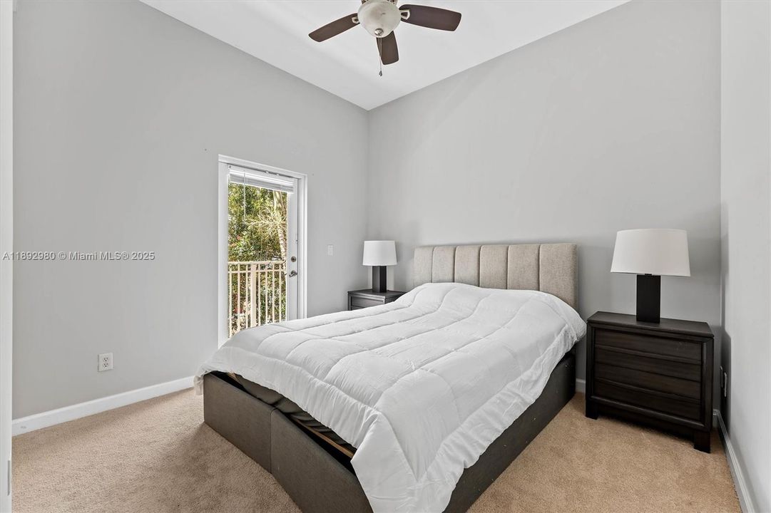 For Sale: $525,000 (3 beds, 3 baths, 1854 Square Feet)