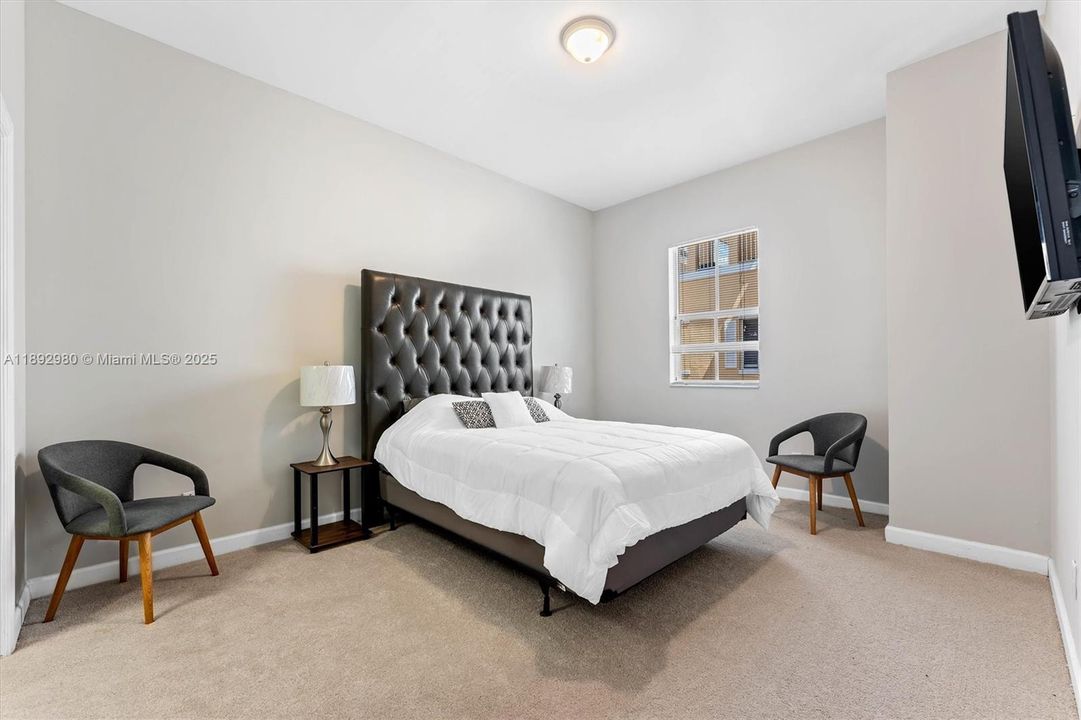 For Sale: $525,000 (3 beds, 3 baths, 1854 Square Feet)