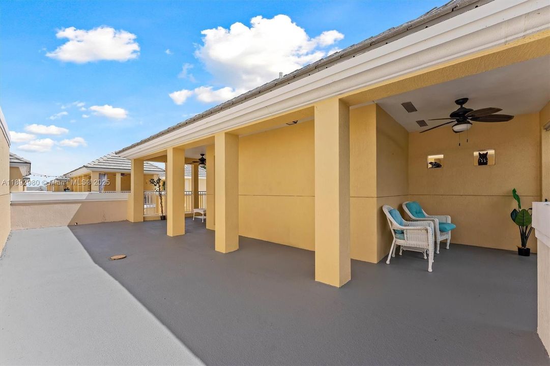 For Sale: $525,000 (3 beds, 3 baths, 1854 Square Feet)