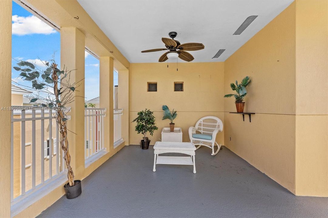 For Sale: $525,000 (3 beds, 3 baths, 1854 Square Feet)