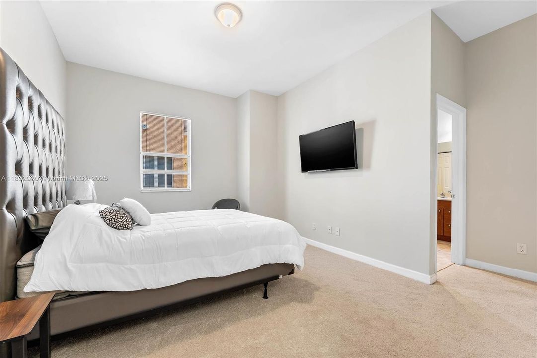 For Sale: $525,000 (3 beds, 3 baths, 1854 Square Feet)