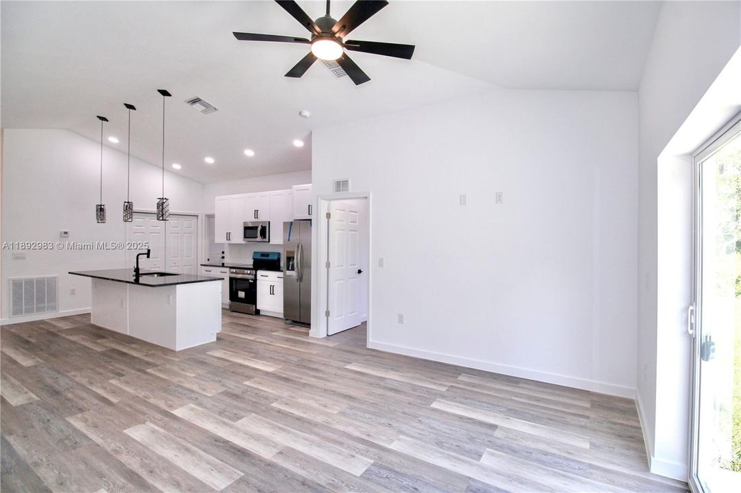 For Sale: $304,990 (3 beds, 2 baths, 1340 Square Feet)