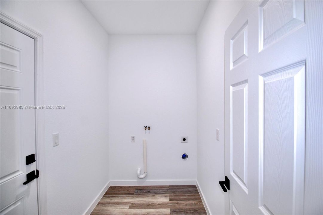 For Sale: $304,990 (3 beds, 2 baths, 1340 Square Feet)