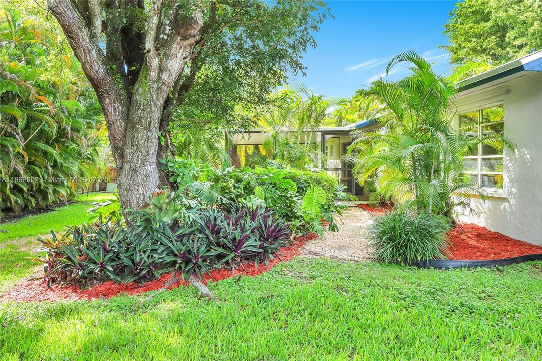 En Venta: $999,999 (4 camas, 2 baños, 1602 Pies cuadrados)