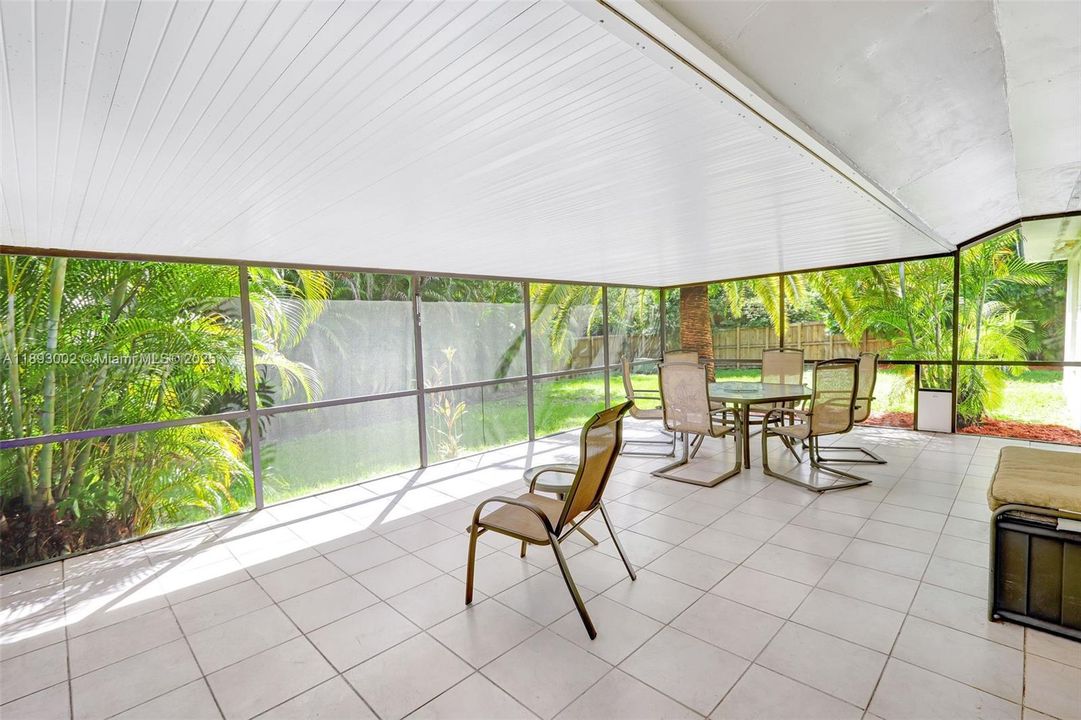 En Venta: $999,999 (4 camas, 2 baños, 1602 Pies cuadrados)