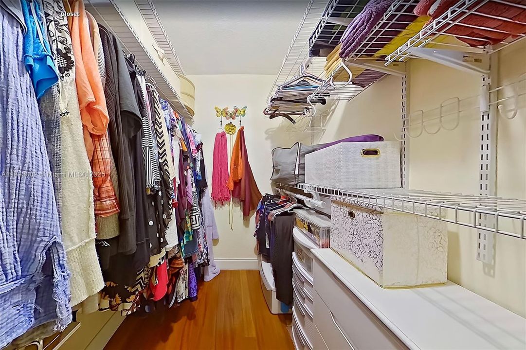 En Venta: $999,999 (4 camas, 2 baños, 1602 Pies cuadrados)