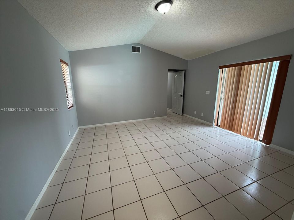 Недавно арендовано: $3,750 (3 спален, 2 ванн, 1806 Квадратных фут)