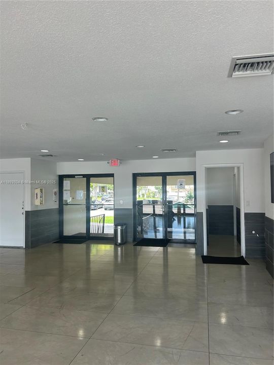 Active With Contract: $90,000 (2 beds, 2 baths, 972 Square Feet)