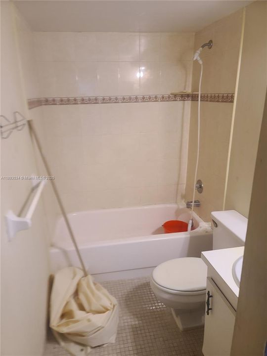 Active With Contract: $90,000 (2 beds, 2 baths, 972 Square Feet)