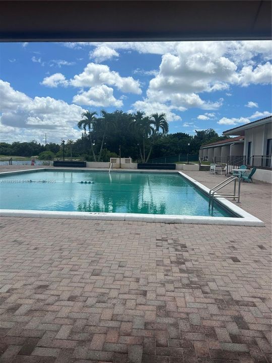 Active With Contract: $90,000 (2 beds, 2 baths, 972 Square Feet)