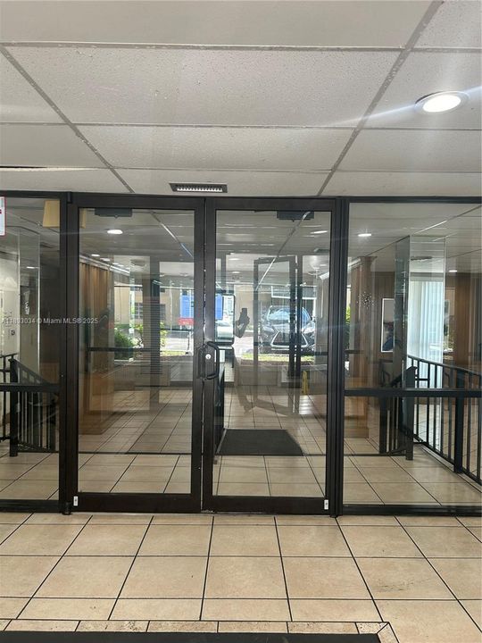 Active With Contract: $90,000 (2 beds, 2 baths, 972 Square Feet)