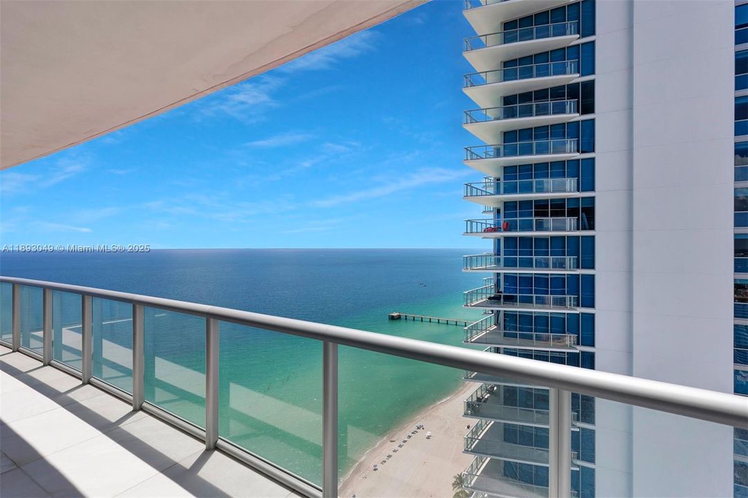 Activo con contrato: $17,000 (4 camas, 4 baños, 2485 Pies cuadrados)