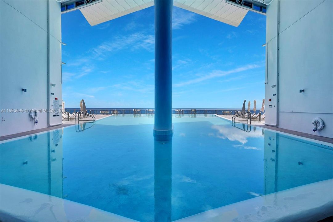 Activo con contrato: $17,000 (4 camas, 4 baños, 2485 Pies cuadrados)