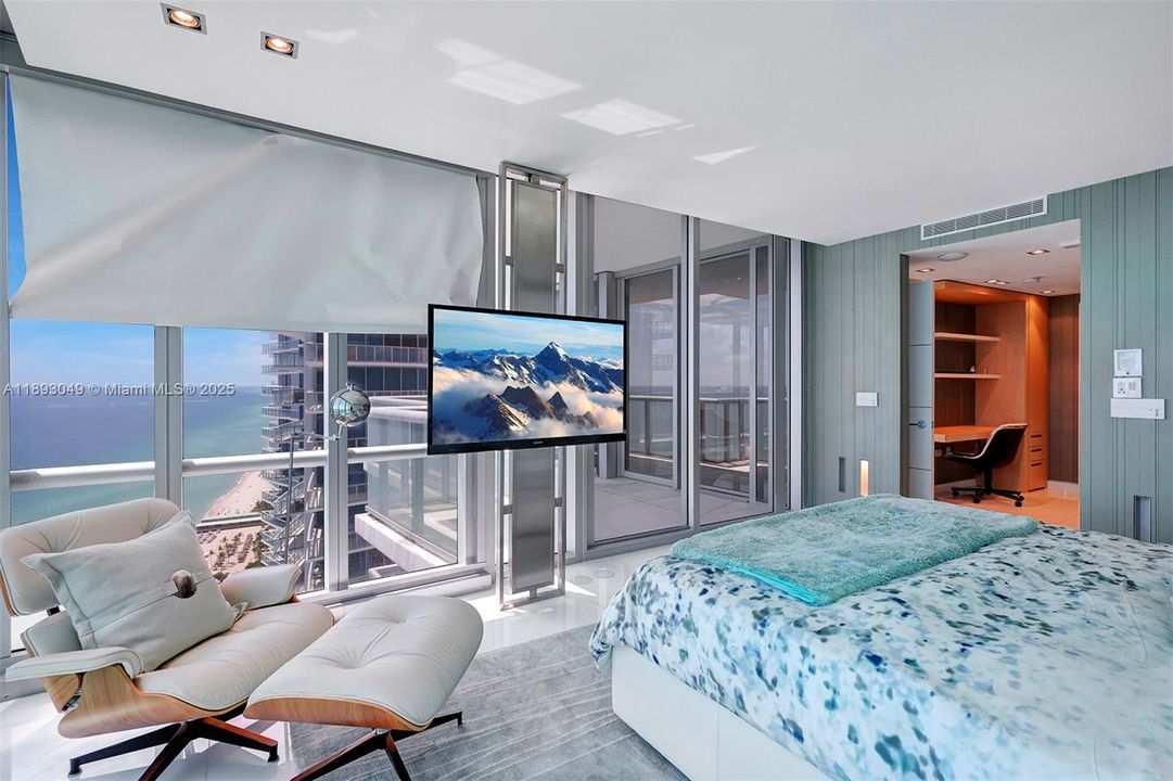 Activo con contrato: $17,000 (4 camas, 4 baños, 2485 Pies cuadrados)