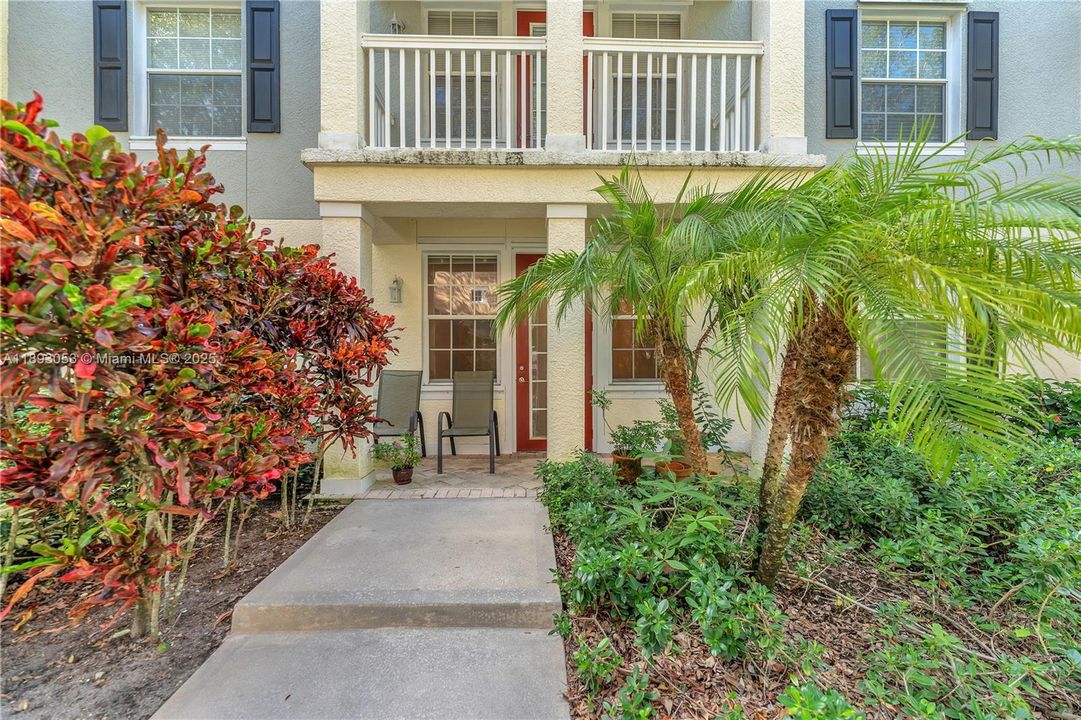 待售: $275,000 (1 贝兹, 1 浴室, 849 平方英尺)