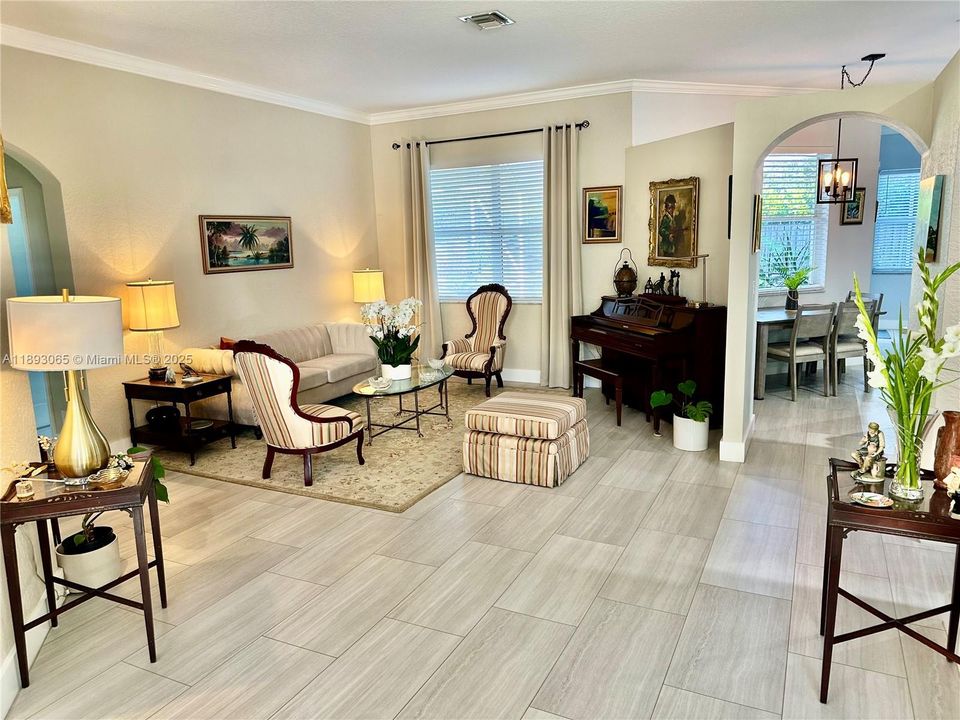 For Sale: $950,000 (4 beds, 3 baths, 2343 Square Feet)