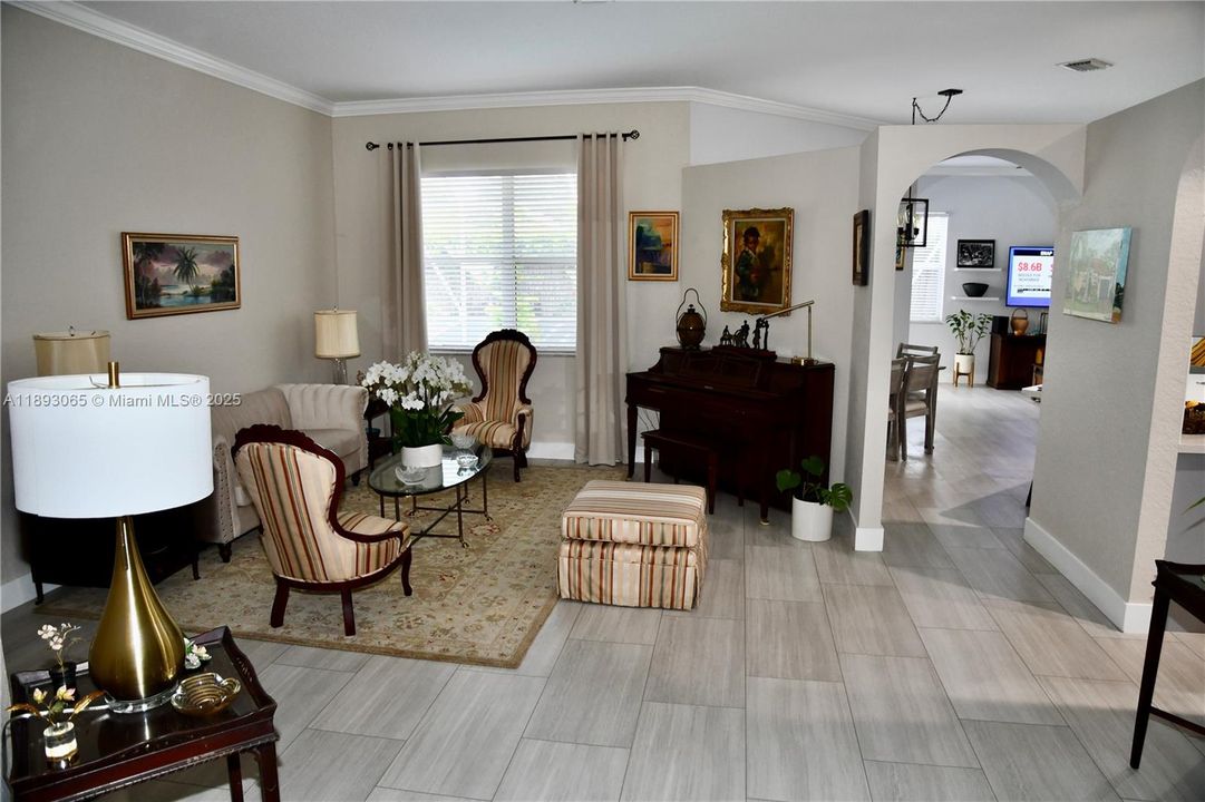 For Sale: $950,000 (4 beds, 3 baths, 2343 Square Feet)