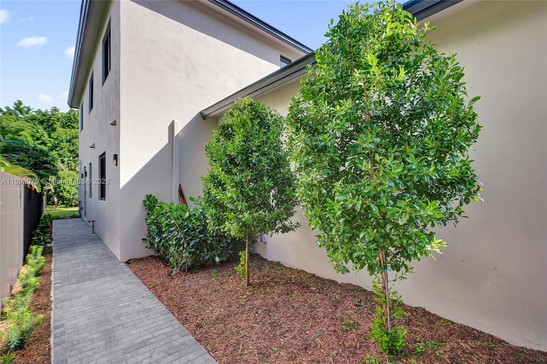 Active With Contract: $4,800 (4 beds, 3 baths, 1845 Square Feet)