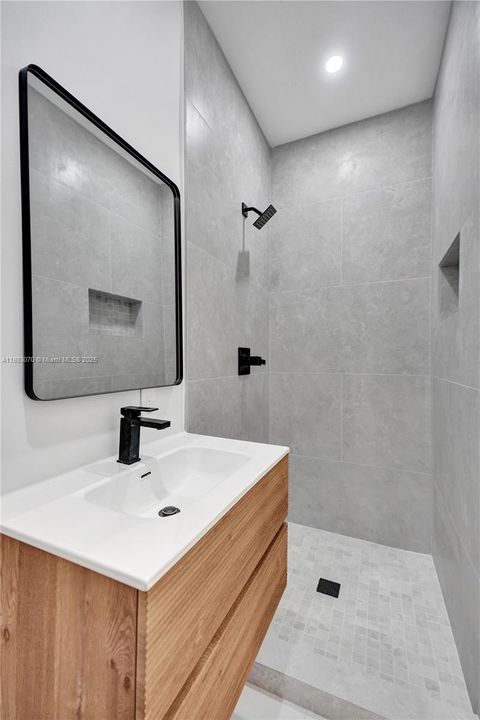 Active With Contract: $4,800 (4 beds, 3 baths, 1845 Square Feet)