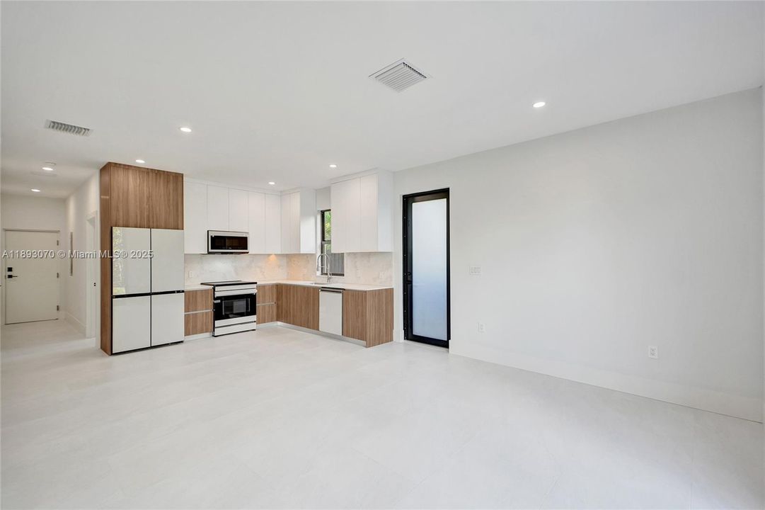 Active With Contract: $4,800 (4 beds, 3 baths, 1845 Square Feet)