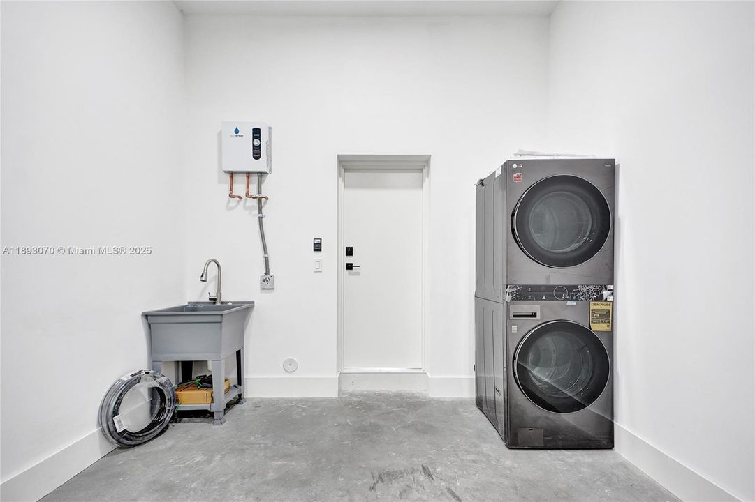 Active With Contract: $4,800 (4 beds, 3 baths, 1845 Square Feet)