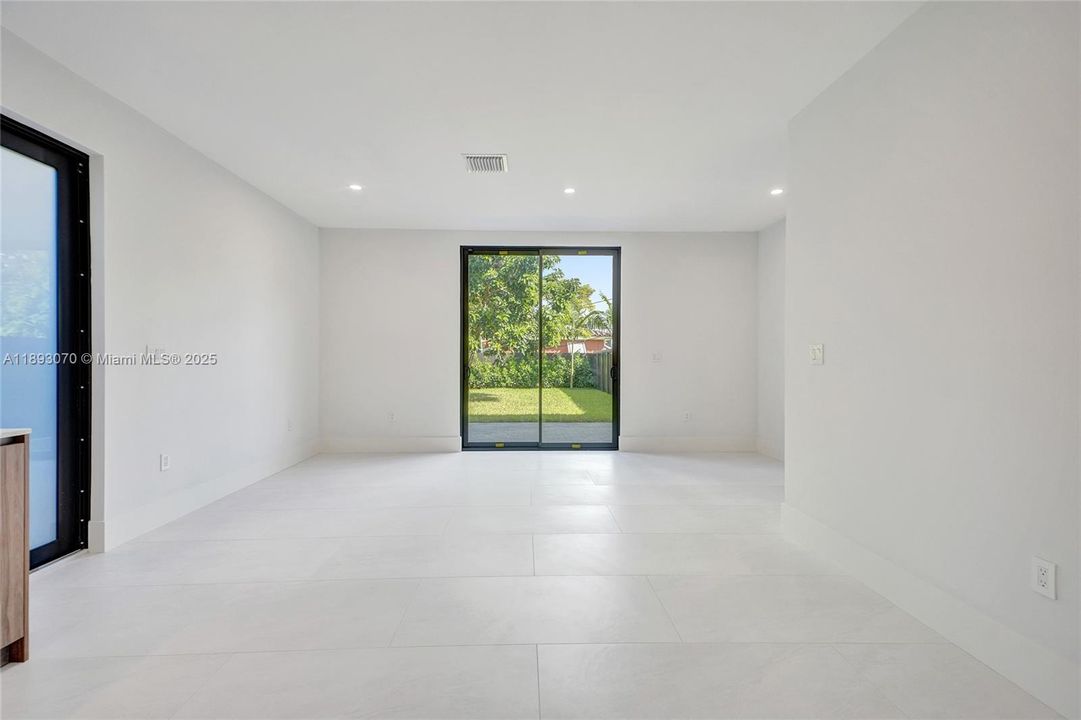 Active With Contract: $4,800 (4 beds, 3 baths, 1845 Square Feet)