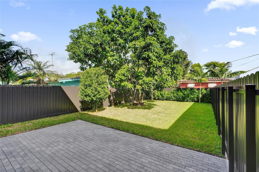 Active With Contract: $4,800 (4 beds, 3 baths, 1845 Square Feet)