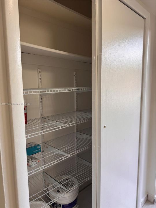 На продажу: $69,999 (1 спален, 1 ванн, 675 Квадратных фут)