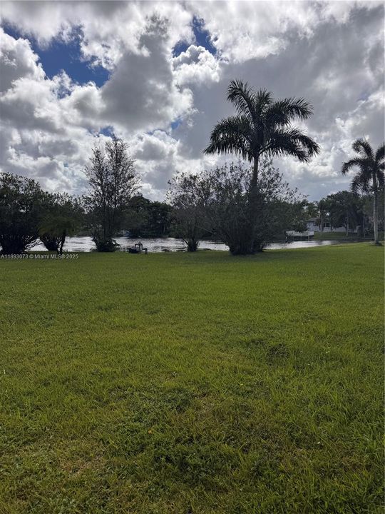 На продажу: $69,999 (1 спален, 1 ванн, 675 Квадратных фут)