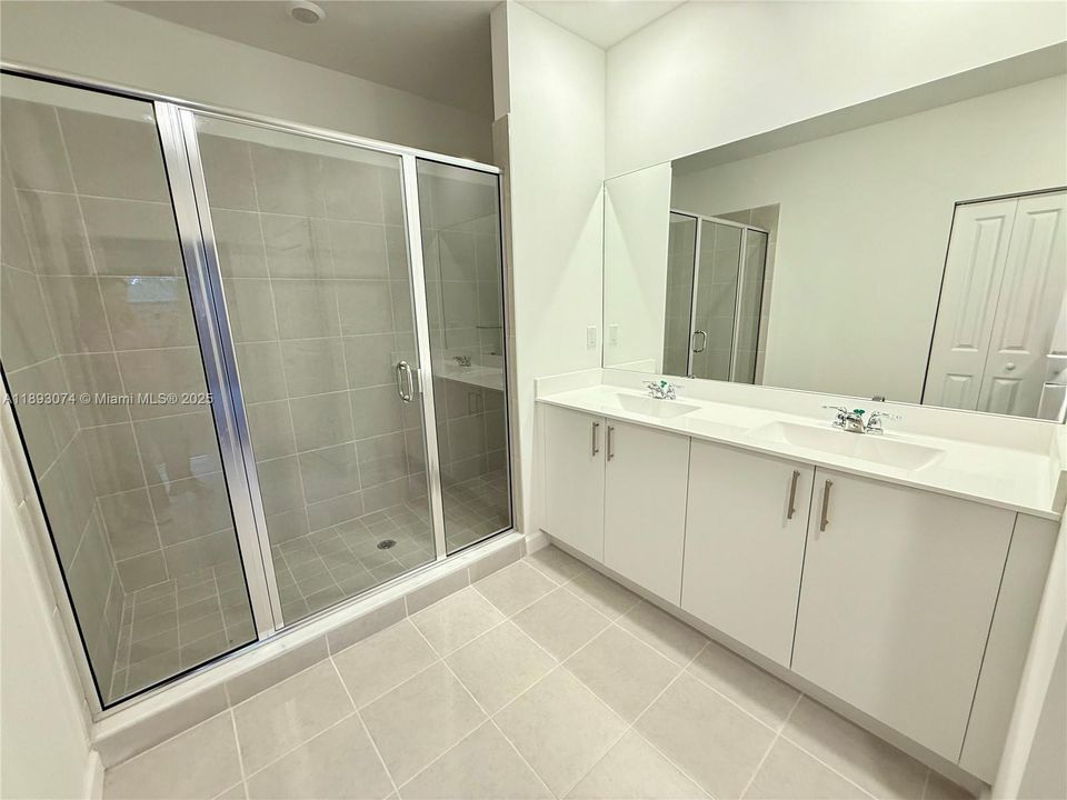 Active With Contract: $2,900 (3 beds, 2 baths, 0 Square Feet)