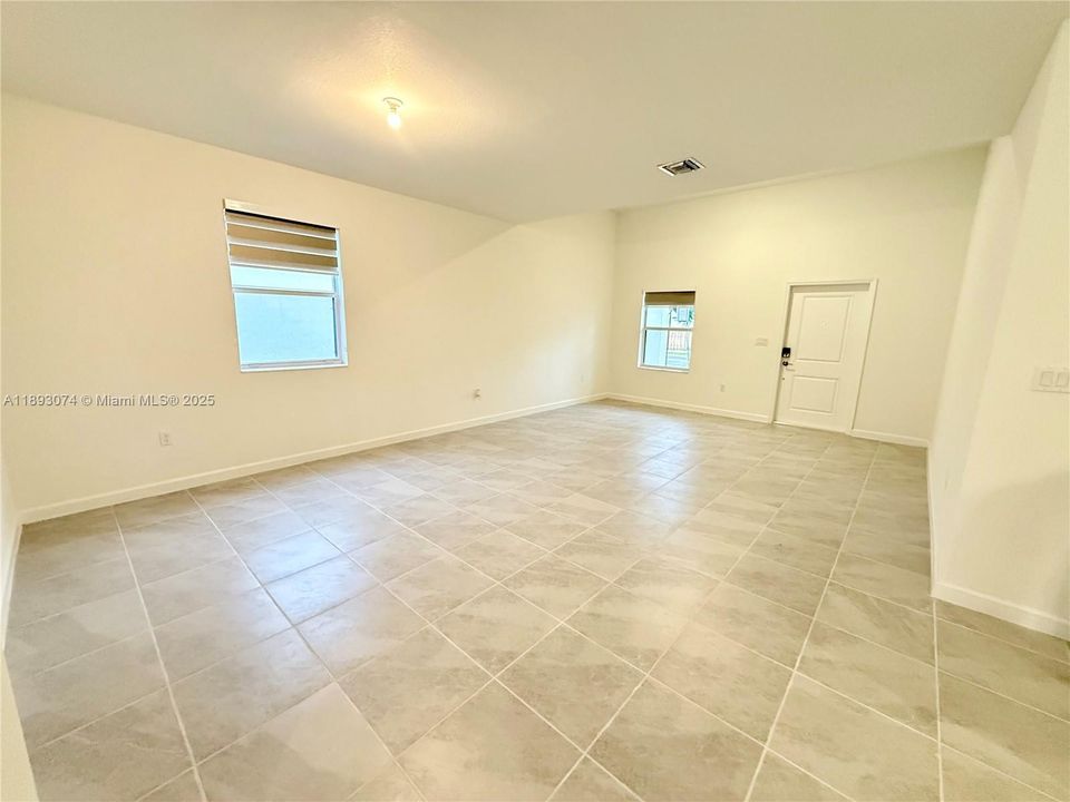 Active With Contract: $2,900 (3 beds, 2 baths, 0 Square Feet)