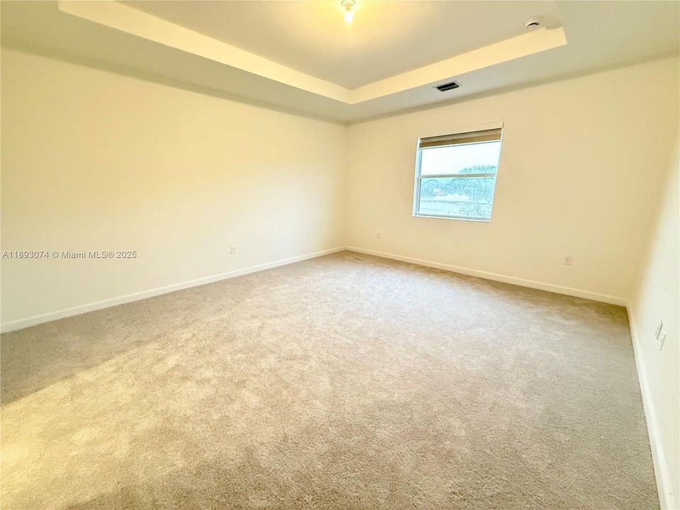 Active With Contract: $2,900 (3 beds, 2 baths, 0 Square Feet)