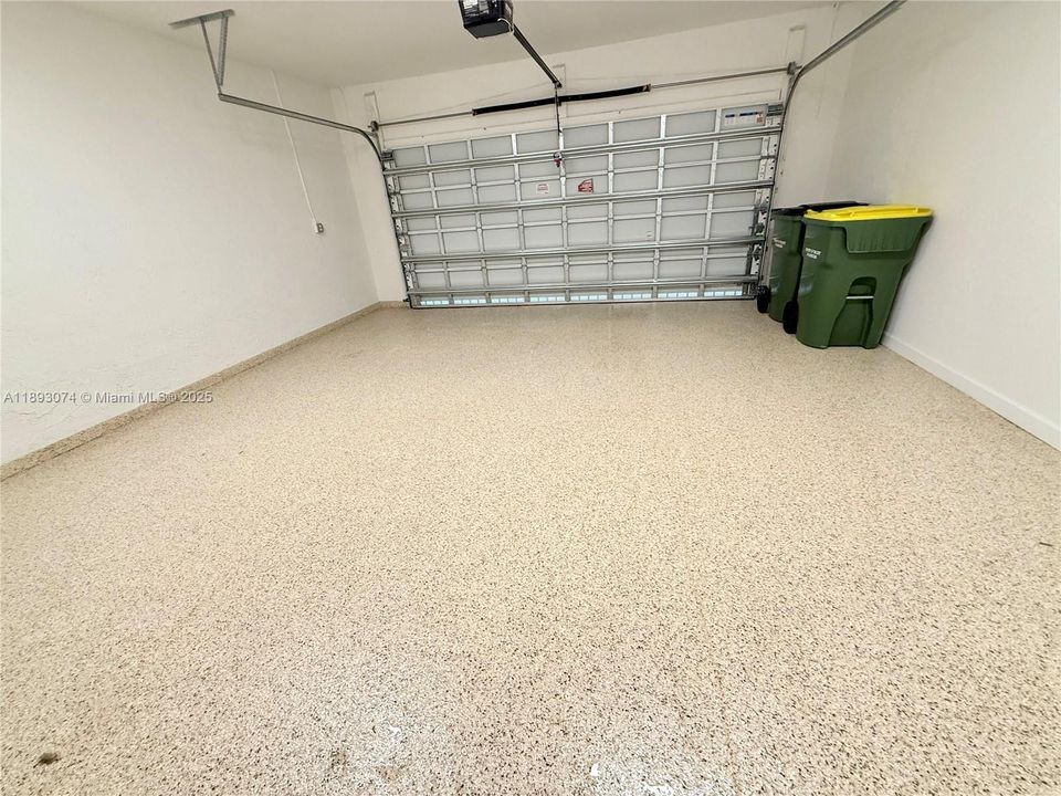 Active With Contract: $2,900 (3 beds, 2 baths, 0 Square Feet)